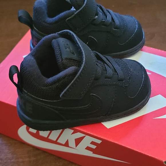 Nike Infant/Toddler 4c Black Sneakers - Picture 1 of 4